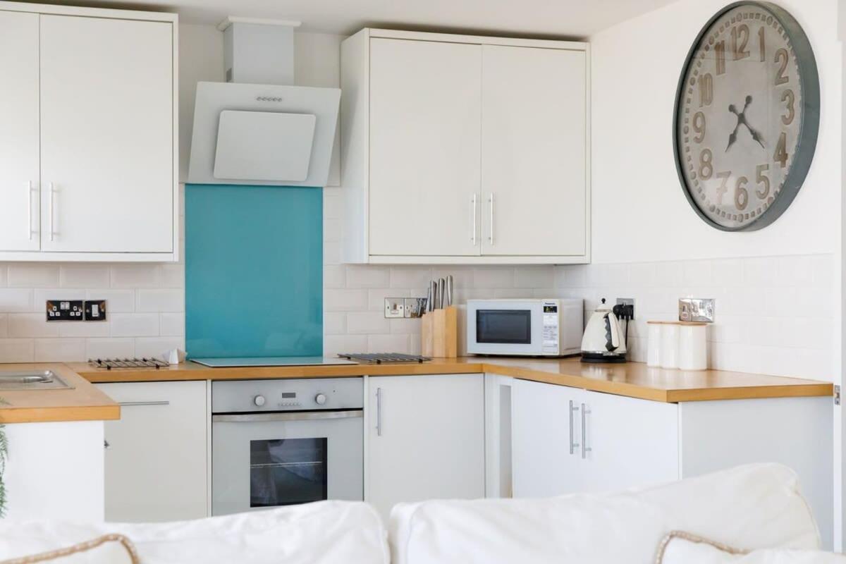 Two Bed Seafront Escape In East Wittering 아파트 외부 사진