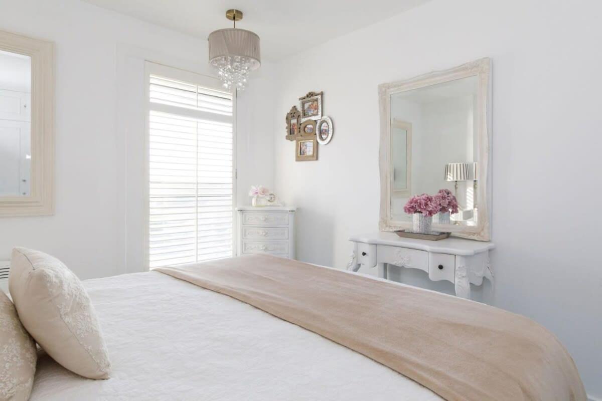 Two Bed Seafront Escape In East Wittering 아파트 외부 사진