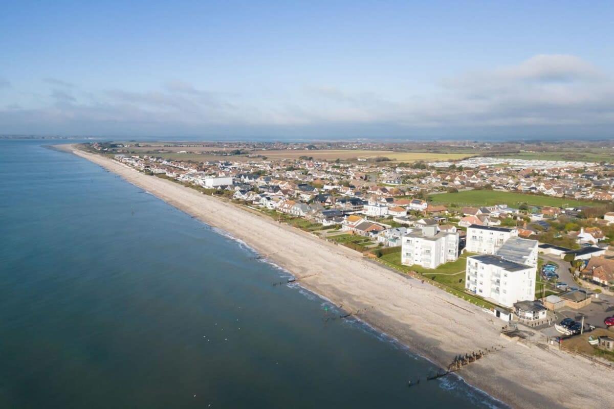 Two Bed Seafront Escape In East Wittering 아파트 외부 사진