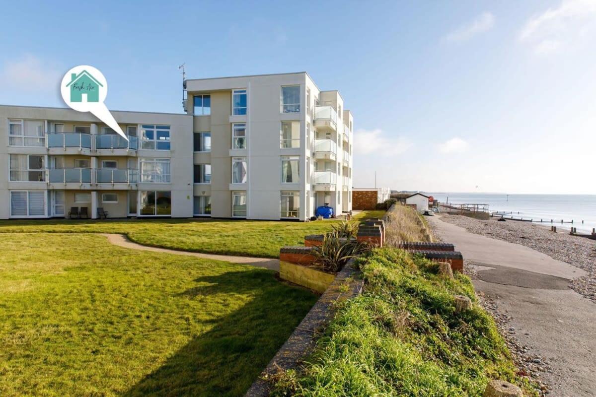 Two Bed Seafront Escape In East Wittering 아파트 외부 사진