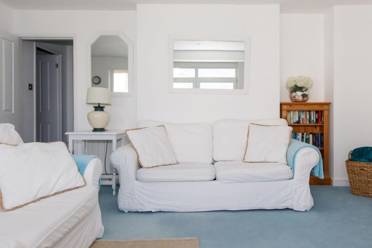 Two Bed Seafront Escape In East Wittering 아파트 외부 사진
