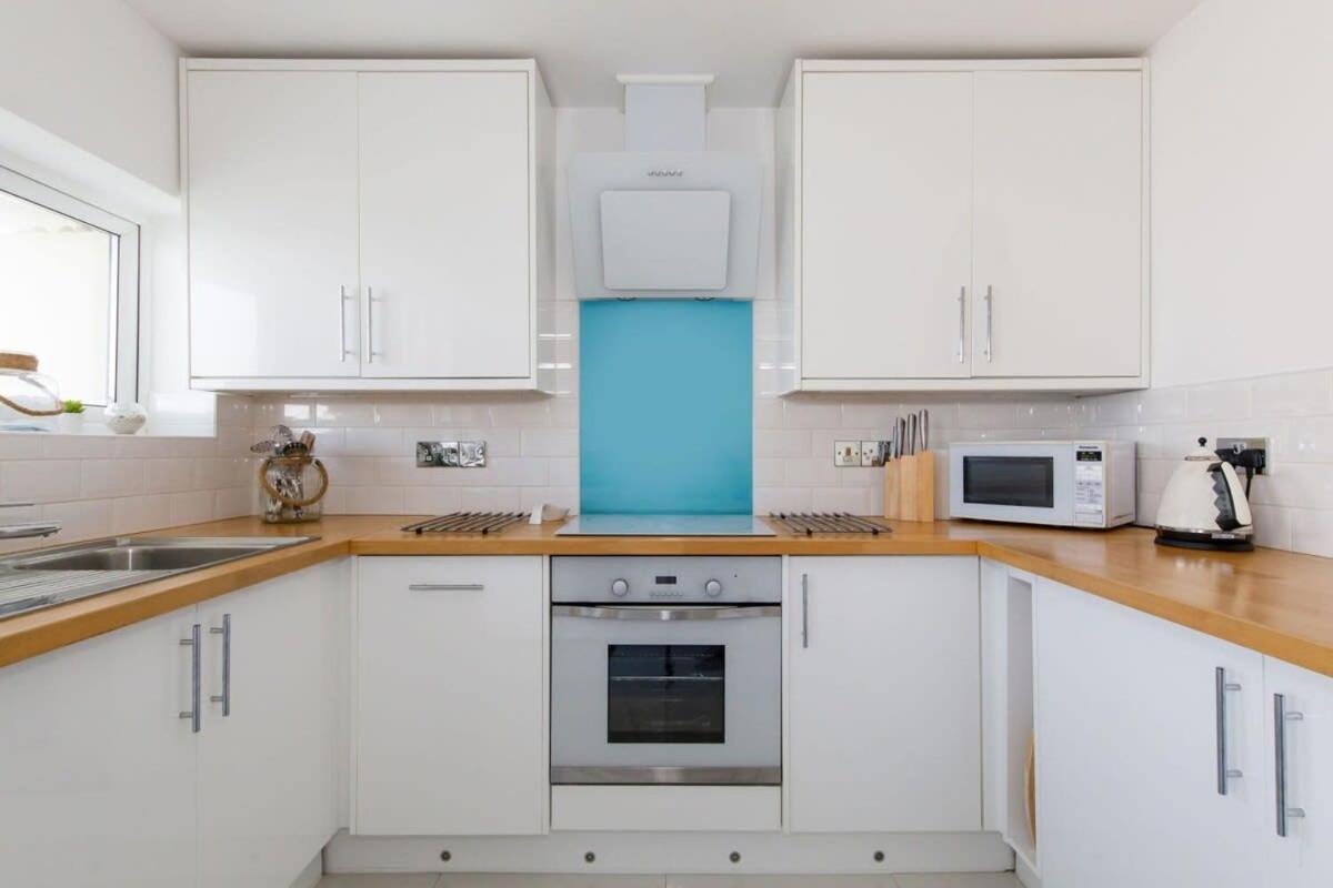 Two Bed Seafront Escape In East Wittering 아파트 외부 사진